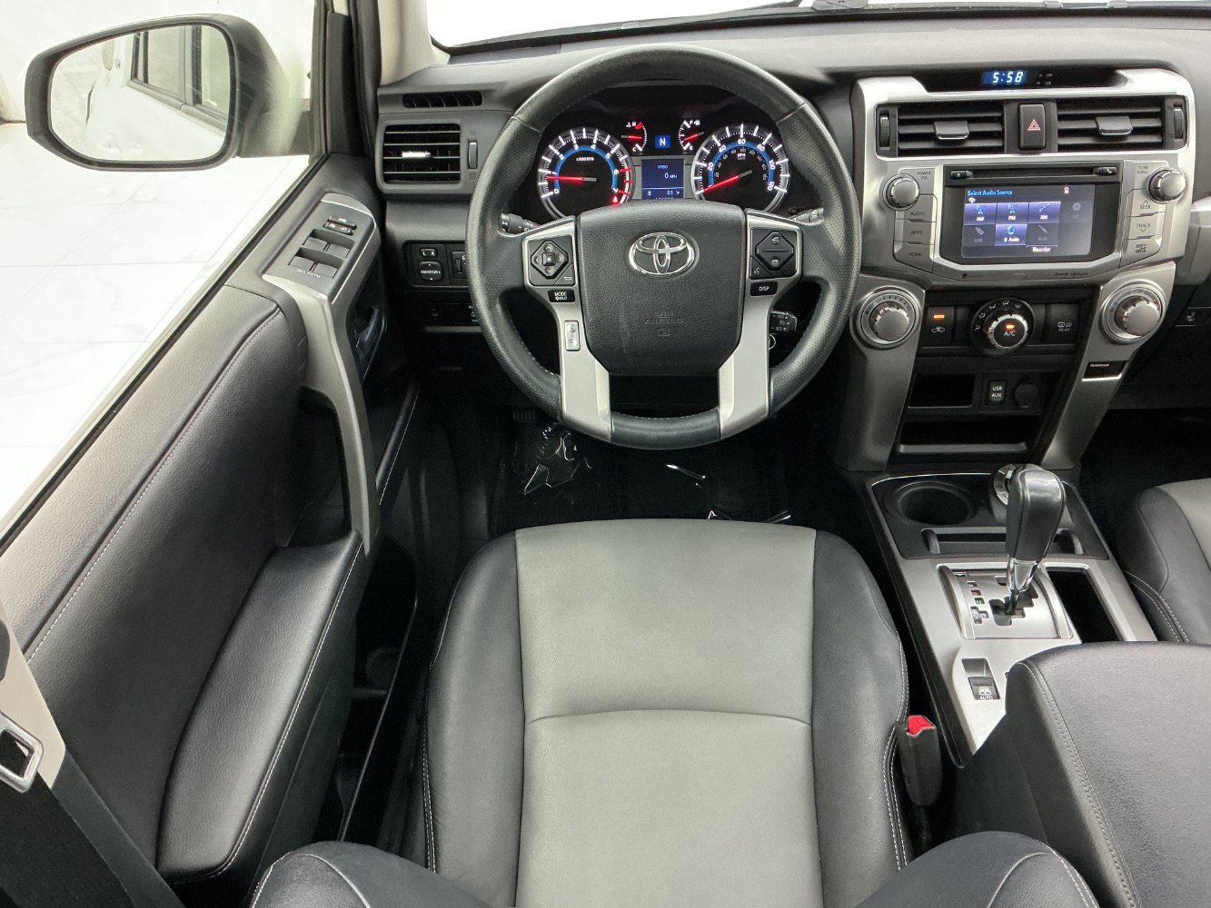 Used 2016 Toyota 4Runner SR5 Premium AWD/4WD image 31