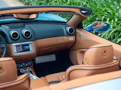 Used 2010 Ferrari California image 43