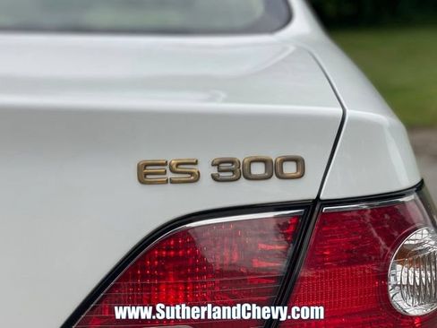 Used 2002 Lexus ES 330 FWD image 11