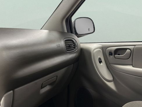 Used 2006 Dodge Grand Caravan SXT image 28