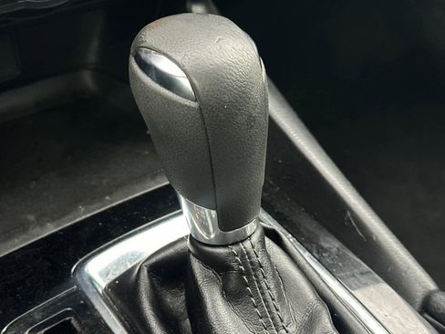 Used 2018 MAZDA MAZDA3 Sport image 22