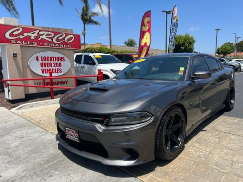 Used 2019 Dodge Charger R/T RWD image 4