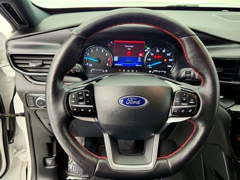Used 2023 Ford Explorer ST-Line image 13