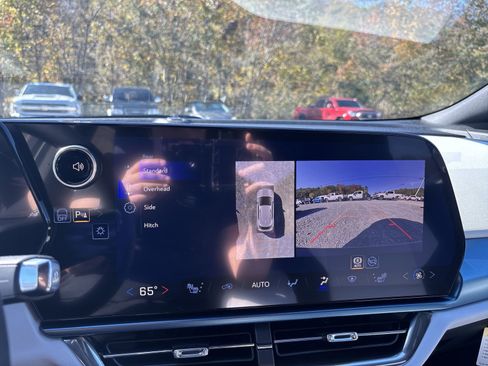 New 2026 Chevrolet Equinox EV LT image 20