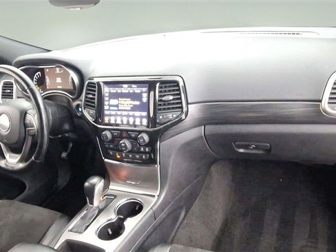 Used 2022 Jeep Grand Cherokee Laredo X image 11