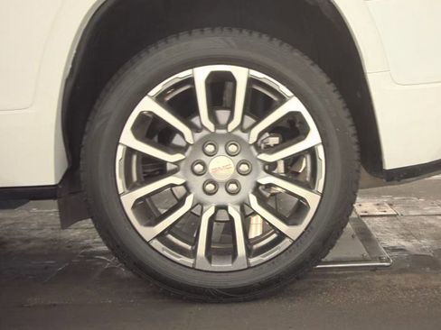 Used 2023 GMC Acadia Denali AWD/4WD image 14