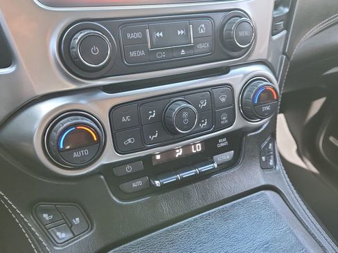 Used 2017 Chevrolet Suburban Premier image 27