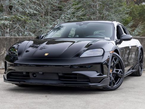 New 2025 Porsche Taycan 4S image 7