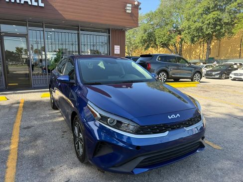 Used 2022 Kia Forte LXS FWD image 3