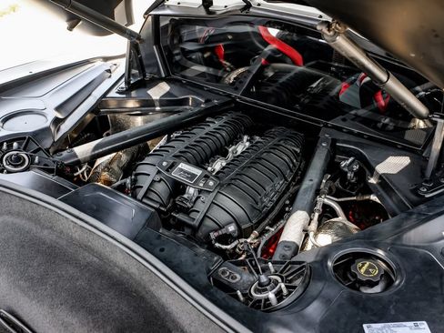 Used 2024 Chevrolet Corvette Z06 RWD image 40
