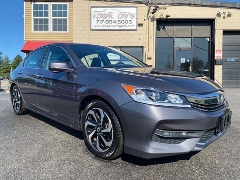 Used 2016 Honda Accord EX image 1