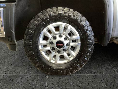 Used 2024 GMC Sierra 2500 SLE w/ Preferred Package image 14