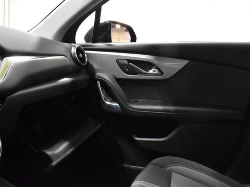 Used 2025 Chevrolet Blazer LT FWD image 22