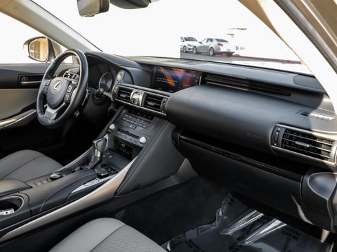 Used 2019 Lexus IS 350 image 12
