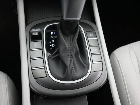 Used 2025 Hyundai Kona SEL image 17