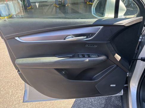 Used 2019 Cadillac XT5 Premium Luxury image 11