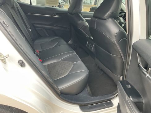 Used 2020 Toyota Camry XSE image 9