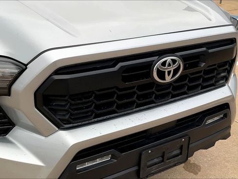 Used 2024 Toyota Tacoma TRD Off-Road image 28