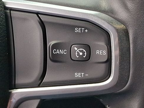 Used 2022 RAM 1500 Laramie AWD/4WD image 22