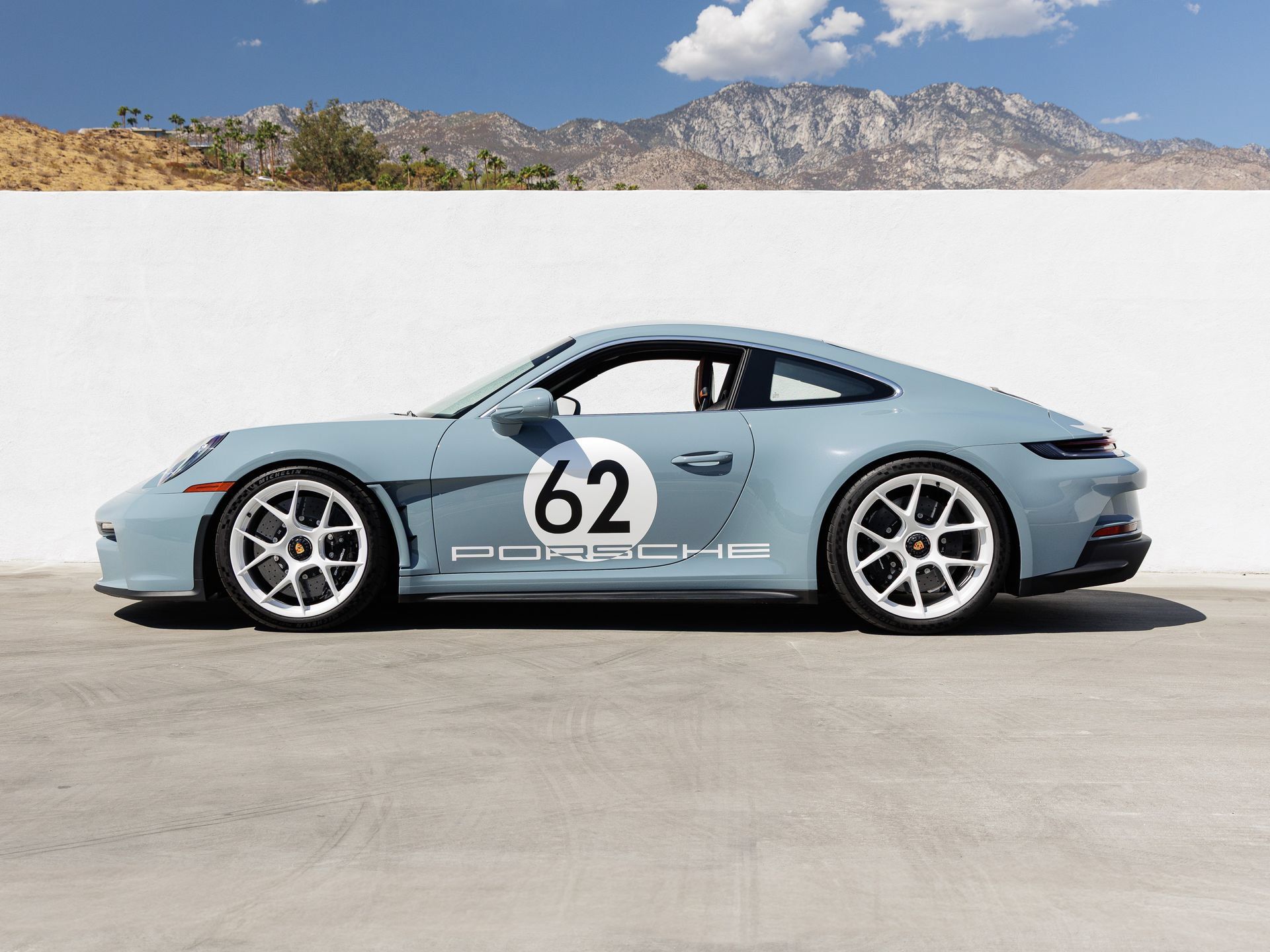Certified 2024 Porsche 911 GT3 RS RWD image 2