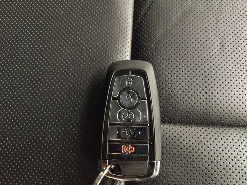 Used 2021 Lincoln Corsair AWD w/ Equipment Group 101A image 32