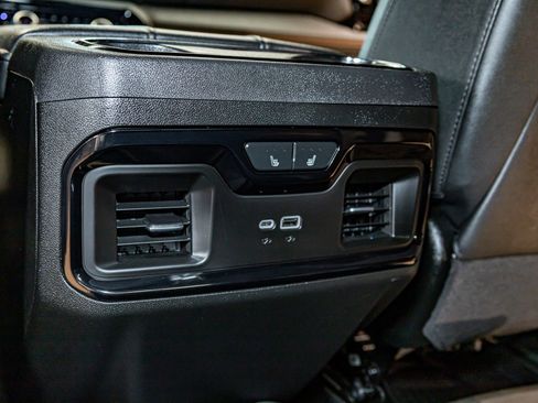 Used 2025 GMC Sierra 2500 AT4 w/ AT4 Premium Plus Package image 28