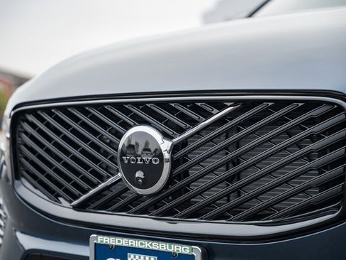 New 2026 Volvo XC60 B5 Ultra w/ Protection Package Premier image 12