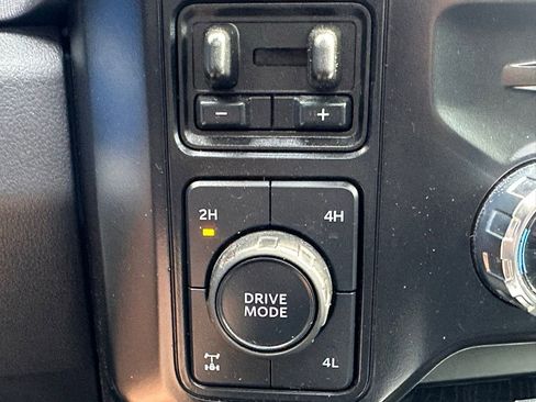 Used 2024 Ford F250 Platinum image 30