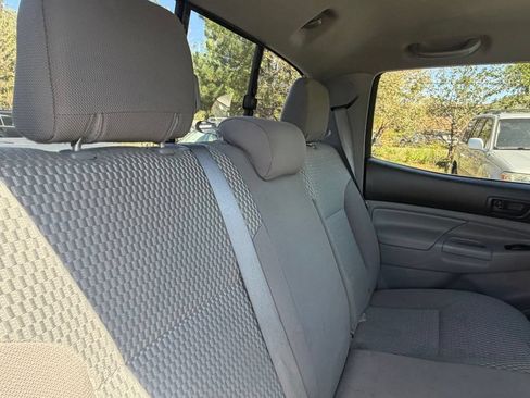 Used 2015 Toyota Tacoma PreRunner w/ SR5 Package RWD image 16