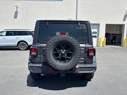 Used 2024 Jeep Wrangler Unlimited AWD/4WD image 3