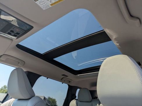 New 2025 Mitsubishi Outlander SEL image 25