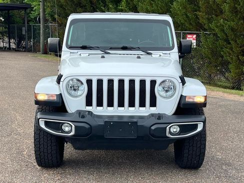 Used 2020 Jeep Wrangler Unlimited Sahara image 2
