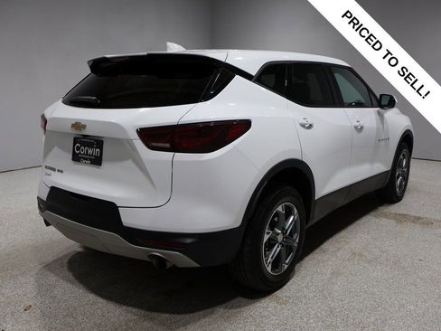 Used 2025 Chevrolet Blazer LT image 2