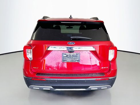 Used 2021 Ford Explorer XLT w/ Equipment Group 202A AWD/4WD image 6