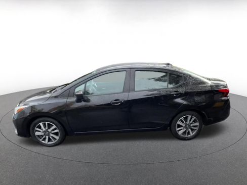 Used 2025 Nissan Versa SV image 9