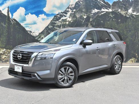 Used 2024 Nissan Pathfinder SV AWD/4WD image 6
