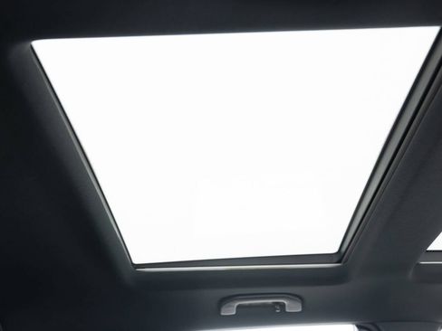 Used 2019 Mercedes-Benz GLE 400 4MATIC image 32