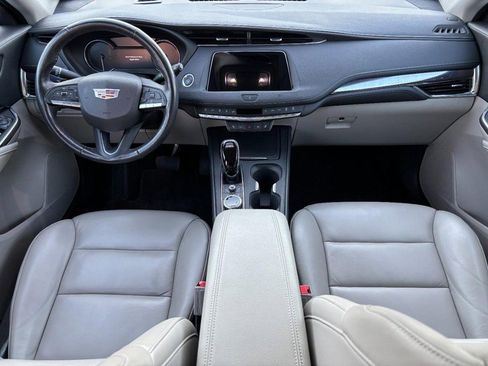 Used 2021 Cadillac XT4 Luxury w/ Cold Weather Package image 11