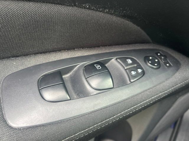 Used 2017 Nissan Pathfinder S AWD/4WD image 19