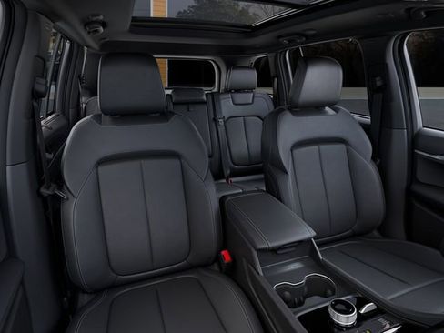 New 2025 Jeep Grand Cherokee Limited w/ Luxury Tech Group II AWD/4WD image 16