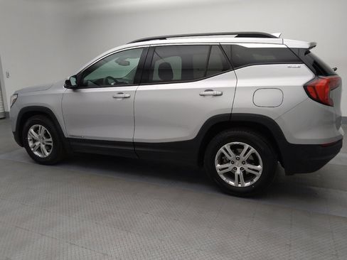 Used 2020 GMC Terrain SLE w/ Driver Convenience Package image 3