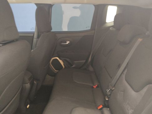 Used 2015 Jeep Renegade Latitude w/ Popular Equipment Group AWD/4WD image 18