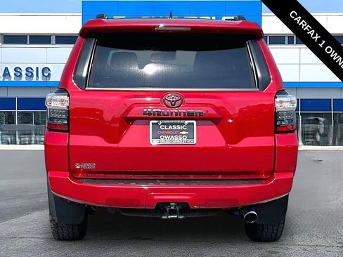 Used 2024 Toyota 4Runner SR5 Premium w/ Moonroof Package AWD/4WD image 4