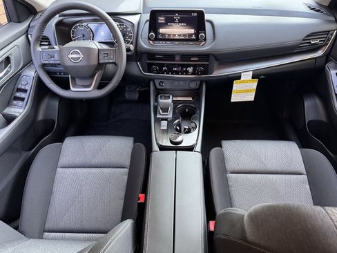 New 2025 Nissan Rogue SV AWD/4WD image 13