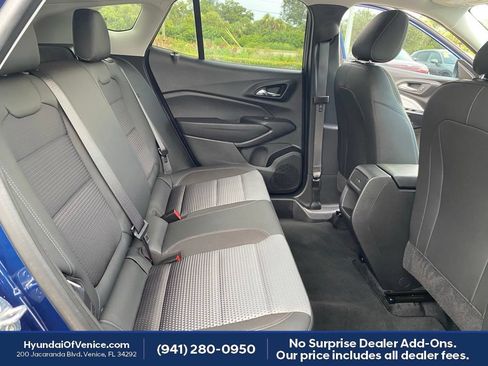 Used 2024 Chevrolet Trax LT FWD image 15