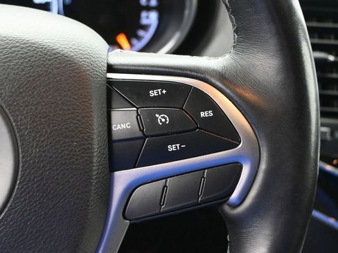 Used 2020 Jeep Grand Cherokee Overland image 13