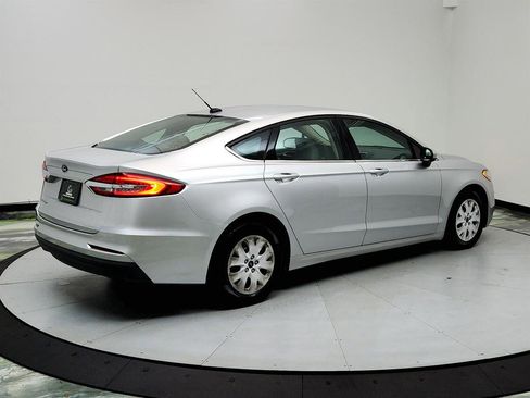 Used 2019 Ford Fusion S image 5