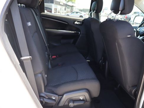 Used 2018 Dodge Journey SE w/ Connectivity Group FWD image 10