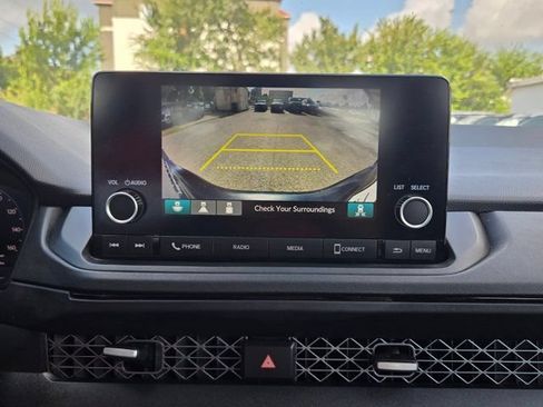 Used 2025 Honda Accord SE image 19