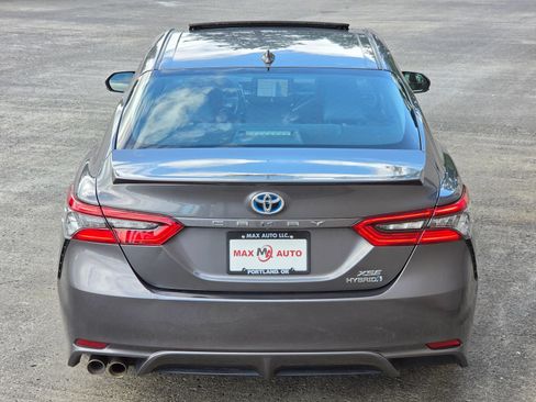 Used 2022 Toyota Camry XSE w/ Navigation Upgrade Package FWD image 7